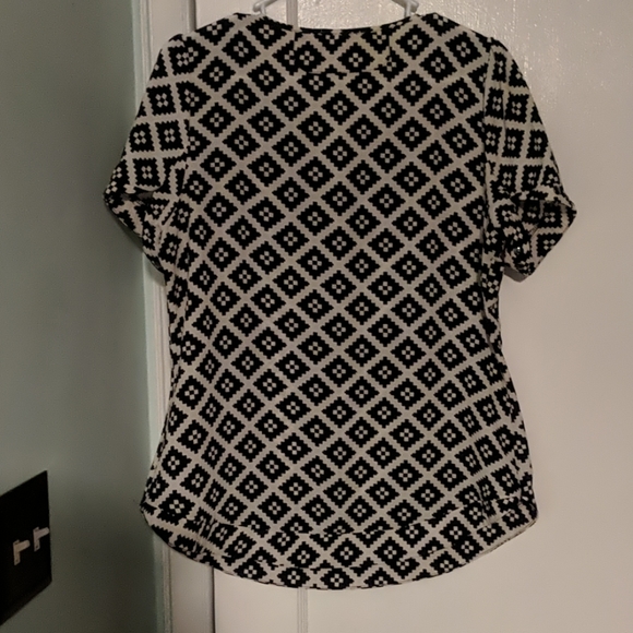 Patterned Blouse - Picture 6 of 7